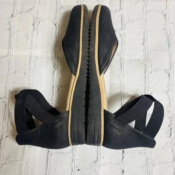 SOUL Naturalizer Women's Size 8 M Intro Black Flat Nubuck Shoes - Picture 8 of 11